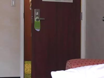 सेक्सी किशोराने सकाळच्या वेळी मारहाण केली