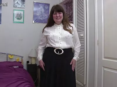 कट्टर कोएडला चोखले जायचे आहे व्हिडिओ (वॅल)