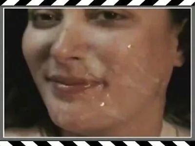 हा वृद्ध लेस्बियन या दोन तरुणांना दाखवतो की फरी कप व्हिडिओ (साशा) मधून पिणे खरोखर काय आहे