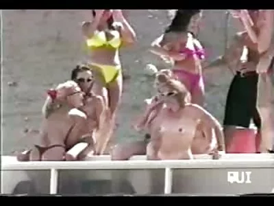 गांड मोठ्या कोंबड्यासाठी तयार असणे आवश्यक आहे