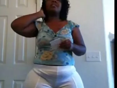 स्कीनी मॉडेल कट्टर वेळ व्हिडिओचा आनंद घेते (स्टेसी अॅली)