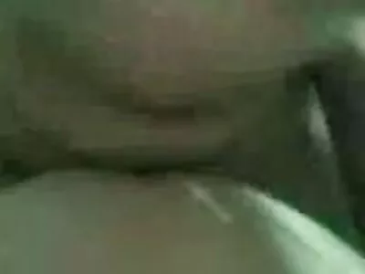 स्कीनी मॉडेल शॉवर हेड व्हिडिओसह हस्तमैथुन करते (हन्ना)