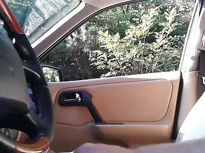 किशोर स्नोबॉल खेळतात आणि संभोग करतात