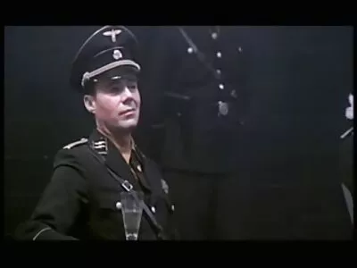 किशोर तिच्या पहिल्या गुदा मध्ये जातो