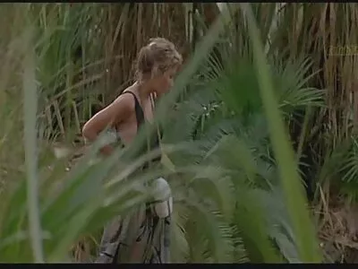 क्यूटी तिच्या छेद भरले