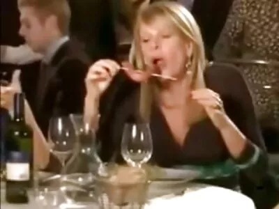 हॉट किशोर जोडप्याचा सेक्स व्हिडिओ (गुलाबी)